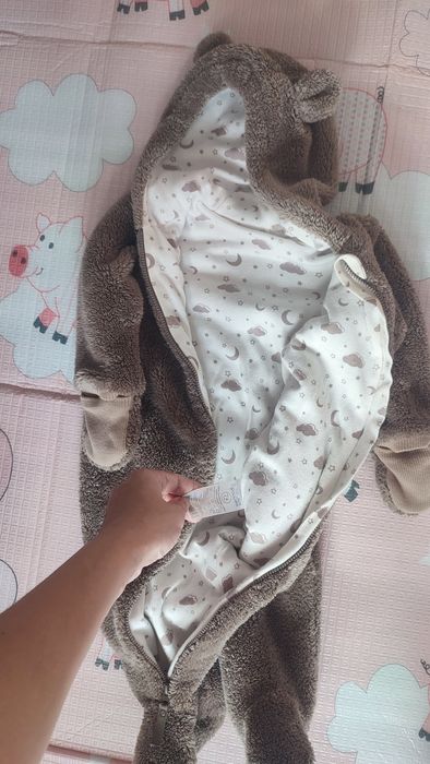 Продам детские комбезы