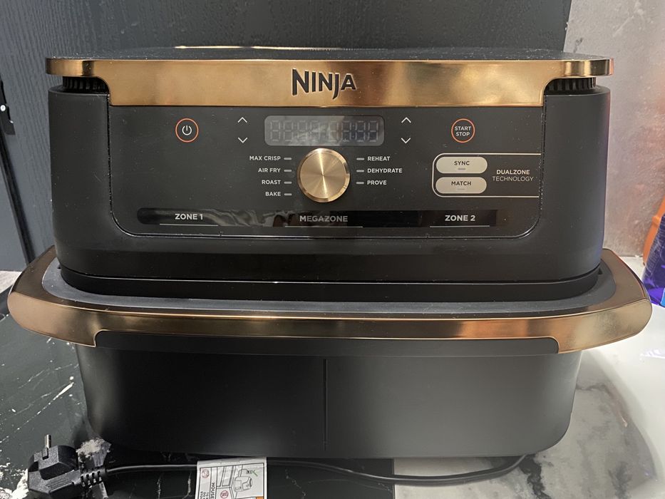 Фритюрник с горещ въздух Ninja Foodi Flex Drawer