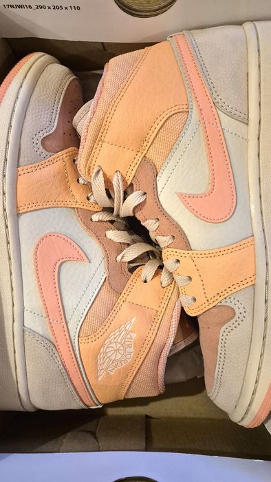 Air Jordan 1 Mid “Apricot Orange”