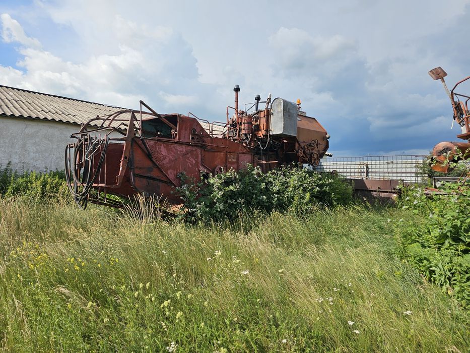 Продам 2 комбайна Енисей 1200