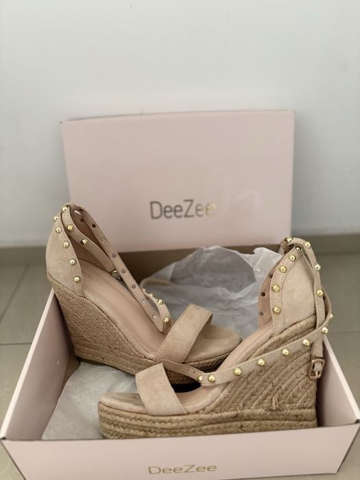 Дамски сандали на платформа Deezee