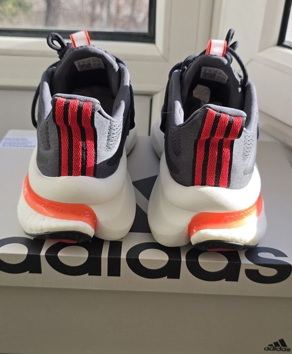 Кроссовки 10000тг