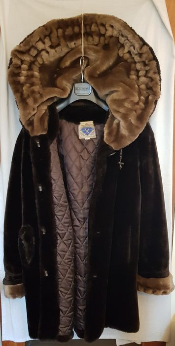 Haina lunga din blană