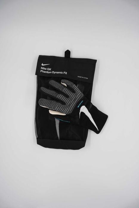 Вратарские перчатки Nike Phantom Gripknit