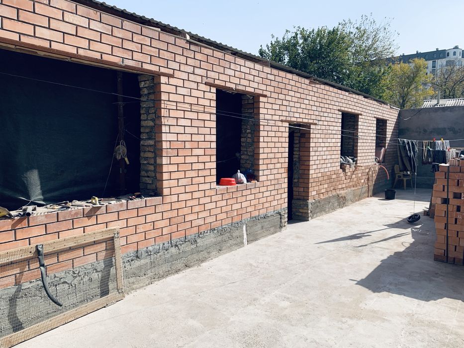 Продаю свой торцевой участок 3,5 сотки на стадии (строительство 40%)