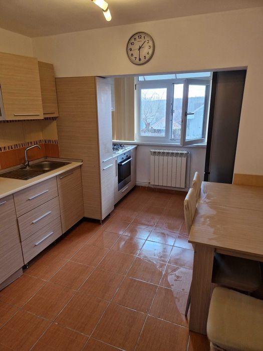 Închiriez apartament 3 camere, Zona Monument