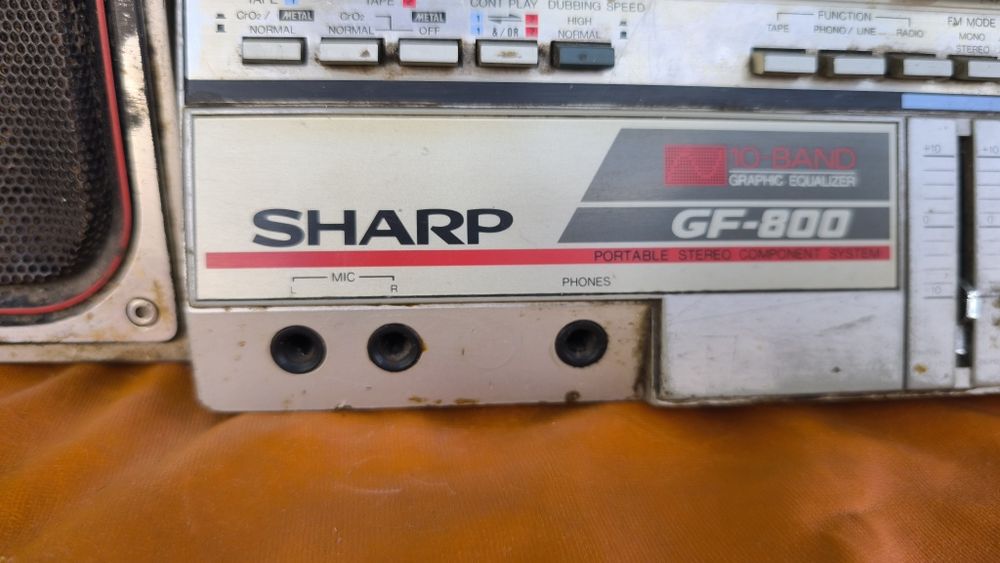 Продам легендарную японскую магнитолу Sharp GF-800