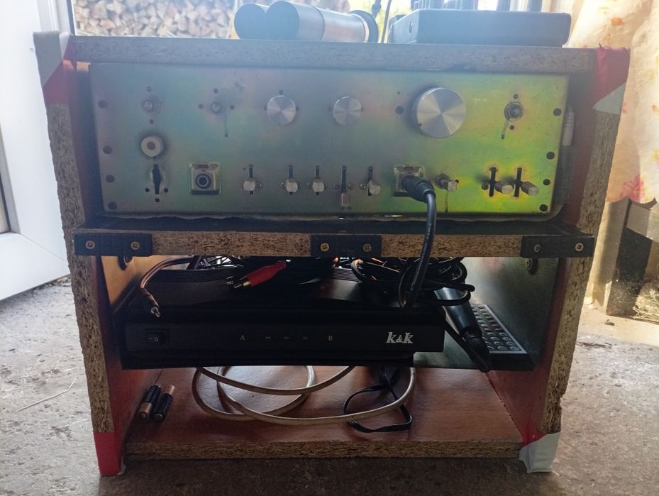 Vând boxe și bloc cu amplificator mixer și microfon