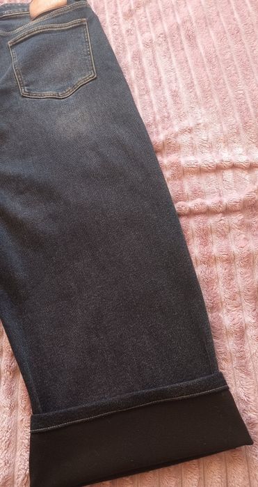 Продам новые джинсы