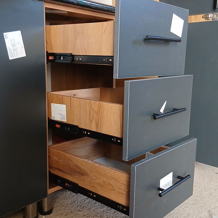 Kuxniya tayyori 240 sm +60 sm gaz 3m xonaga