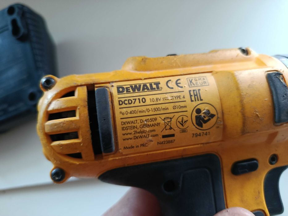 NIVELA Laser VERDE Boloboc DeWalt DCE088G + Filetanta 12V 10.8V sursa