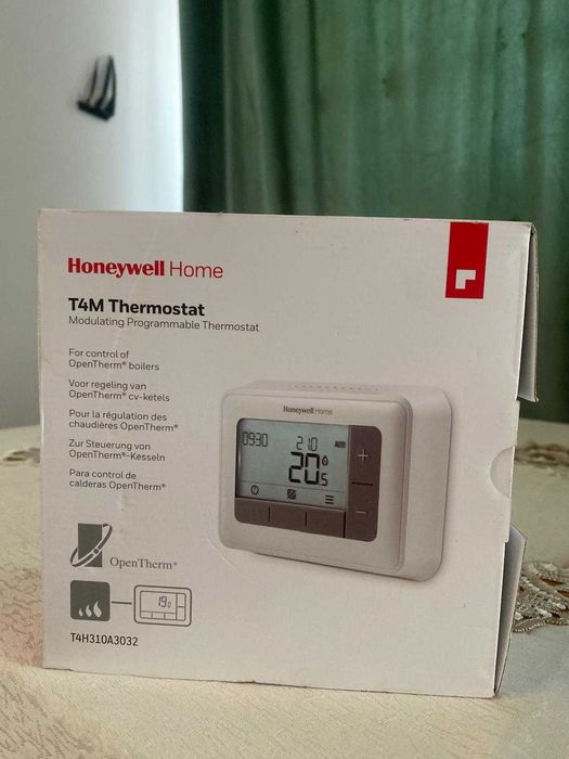 Termostat digital T4M Honeywell, alb