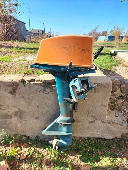 Lodka mator Veterok 8