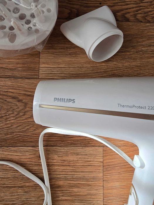 Фен Philips ThermoProtect Ionic HP8233/08 hairdryer