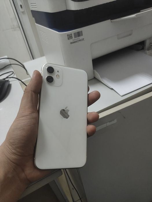 Продам iPhone 11