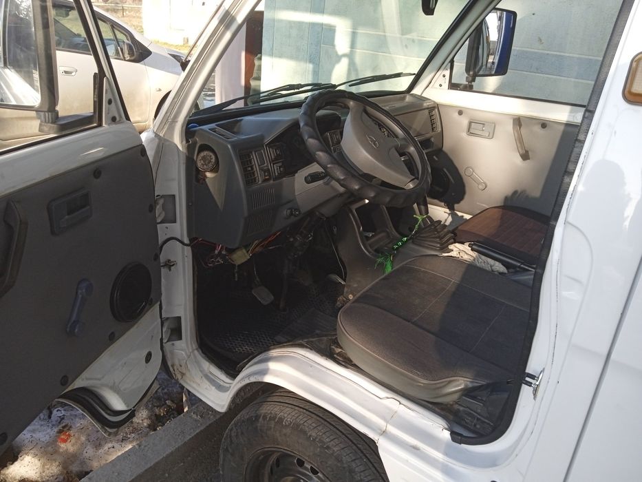 Дамас сотилади  ранги ок