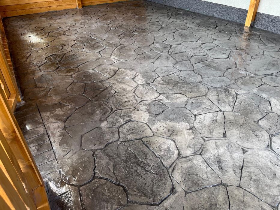 Pardoseli din beton amprentat/elicopterizat(120 ron/mp)