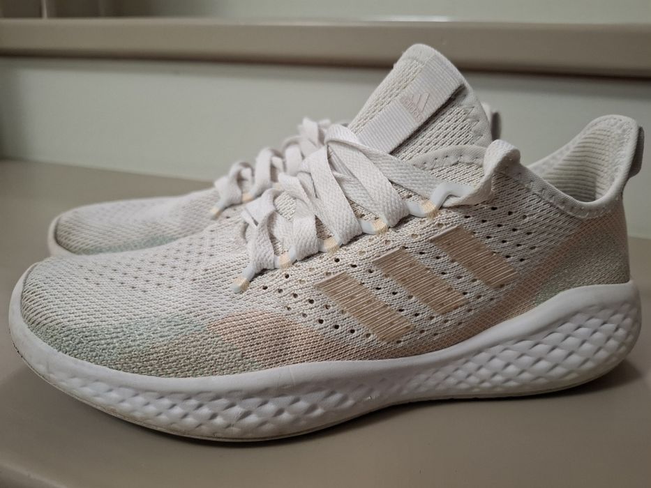 Adidas кроссовки 38 размера
