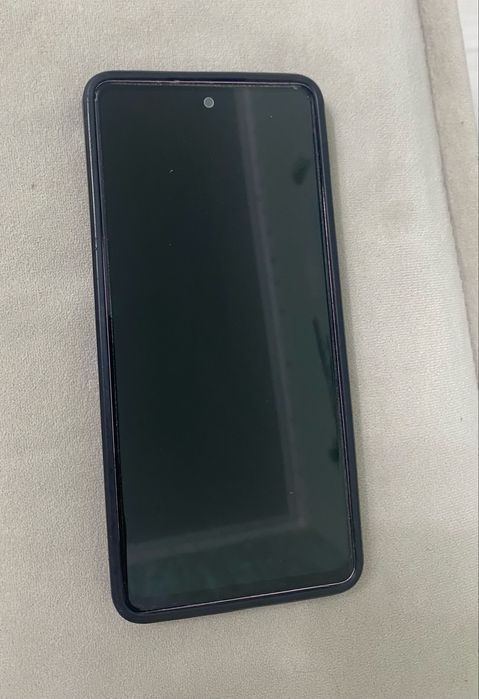 Samsung S20 FE в хорошем состояний