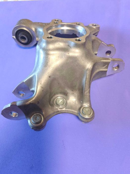 Оригинален заден десен шенкел Hyundai Tucson Kia Sportage FWD