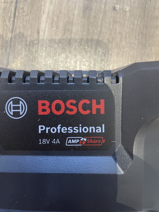 Incarcator Bosch 18V - 40