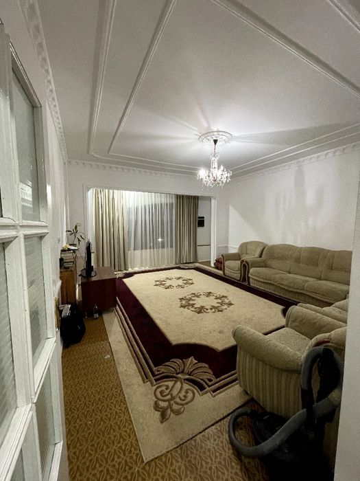 Себзорда  барча жихозлари билан . 2 xonali uy sotiladi yoki xovliga yo