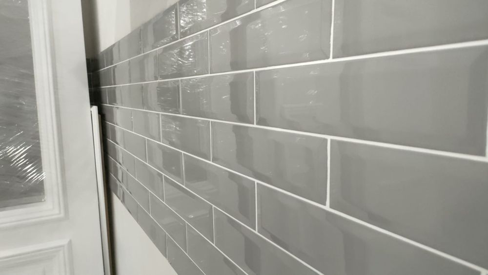 Кафельщик. Укладка кафелья