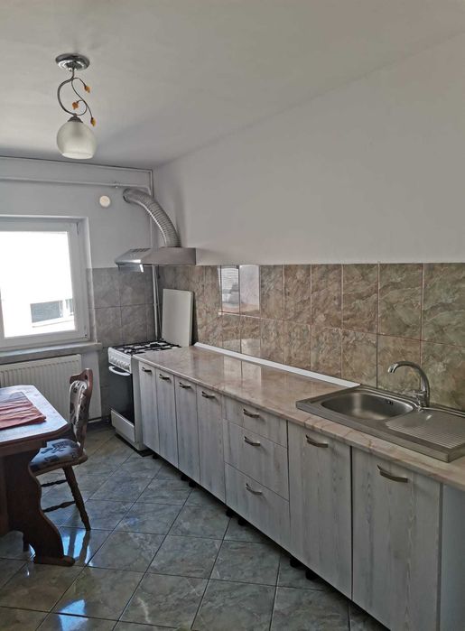Închiriez apartament 3 camere Craiova, zona Lăpuș-Arges