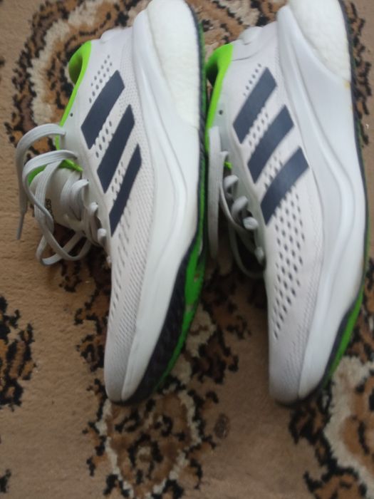 Vând Pantofi sport Adidas Nr 43 1/3 foarte buni