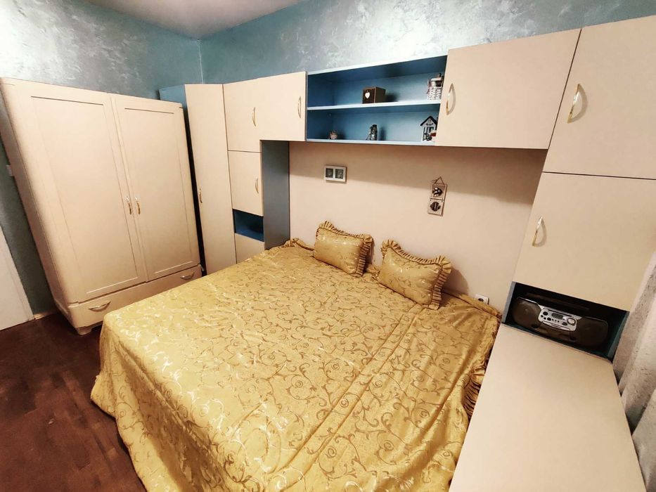 Тристаен имот в кв.Хладилника
