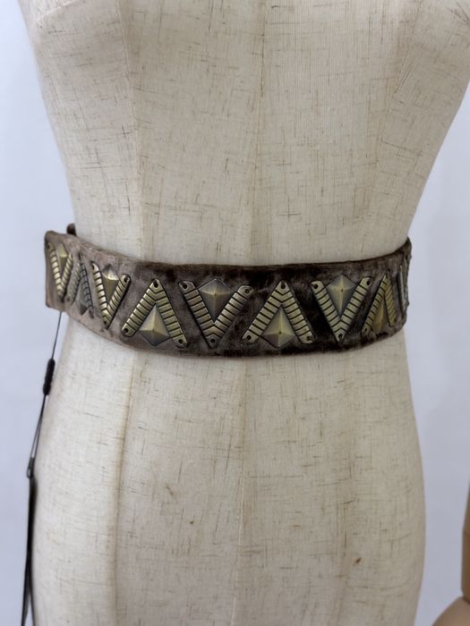 D A colection көйлегі. Қазіргі Асем арыстан