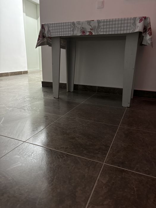 Продам кухонный стол