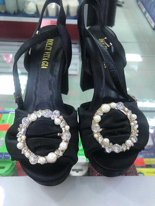 Продам классные женские туфли