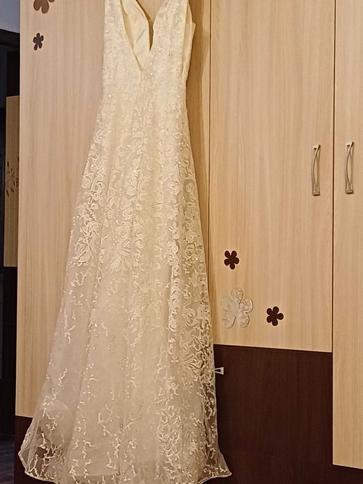 Rochie mireasa Sherri Hill ivoire