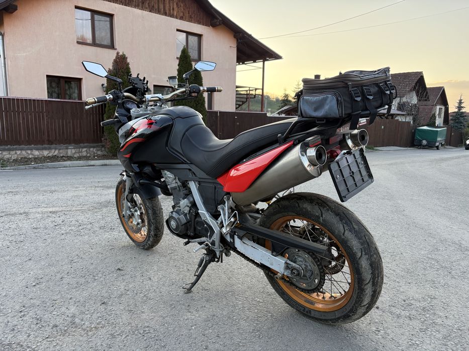 Aprilia Pegaso Strada 650
