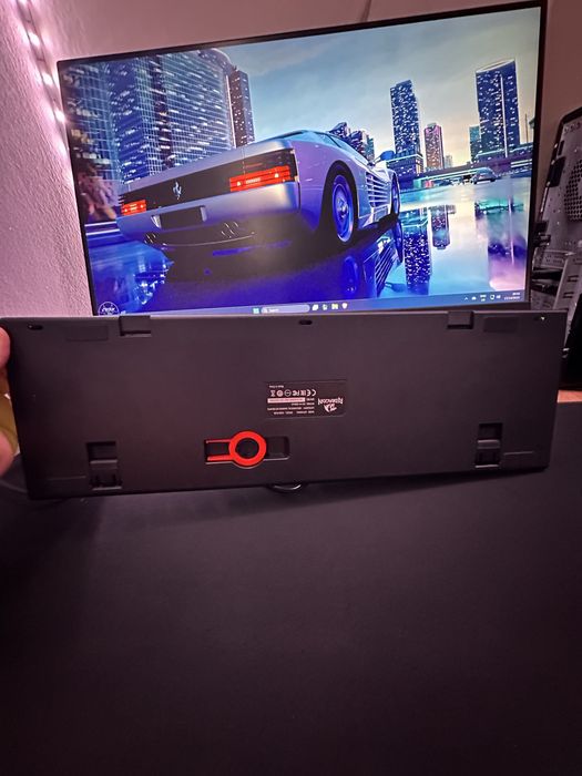 Vand tastatura mecanica