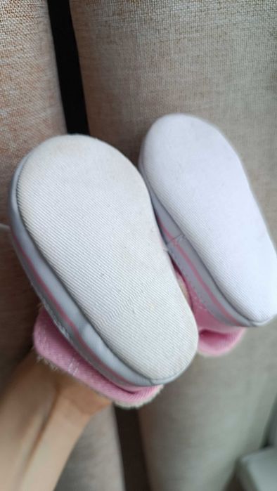 Мека плетена шапка за бебе