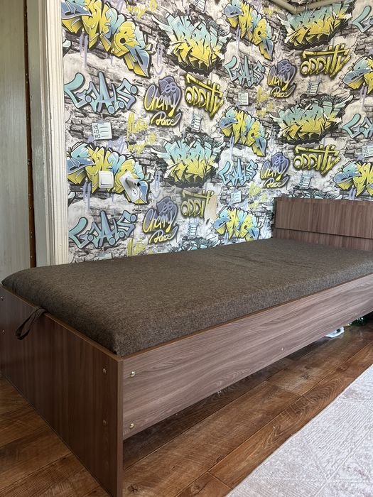 Кровать 200см*90см