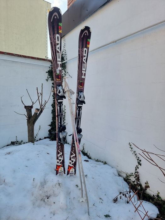 Vând schiuri HEAD Rev 80 Pro Era 3.0 – 156 cm + bețe Techopro 115 c