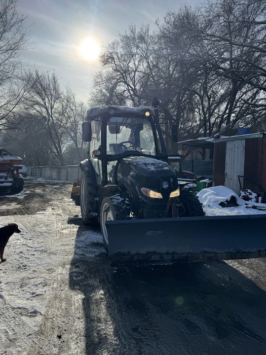 Трактор уборка снега щеткой