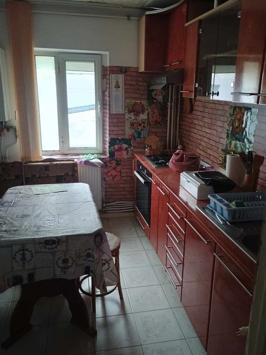 Închiriez apartament 2 camere mobilat utilat