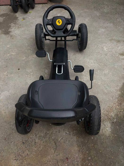 Cart cu pedale BERG Ferrari (Scuderia) – Model Premium, Stare Excelentă