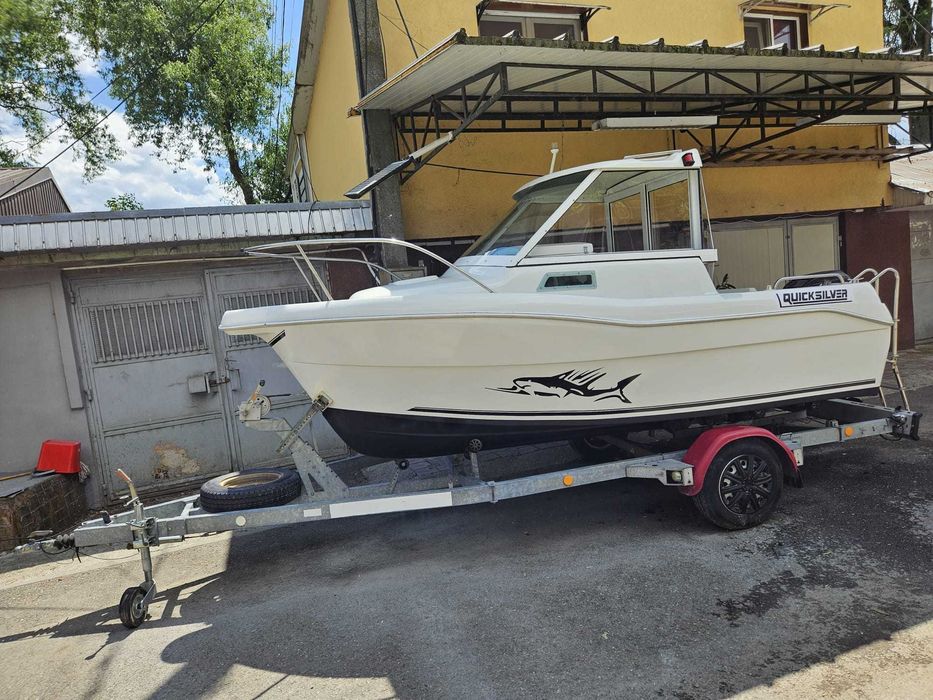 Barca cabinata Quicksilver 480