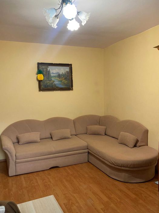 Ofer mobila second-hand cu pret extrem de redus