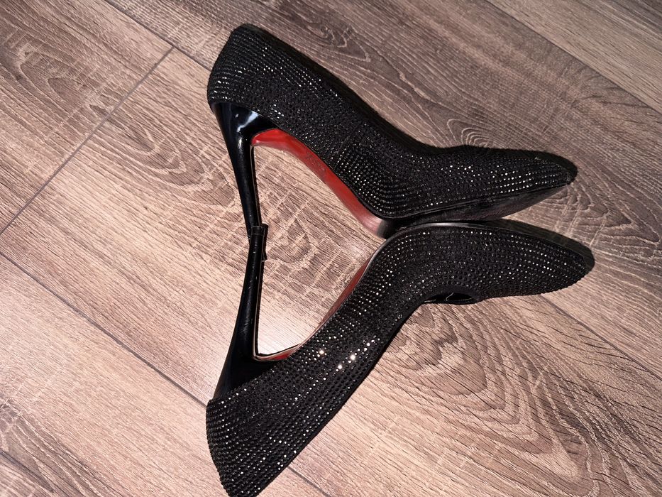 Туфли, красивые , блестяшие 37