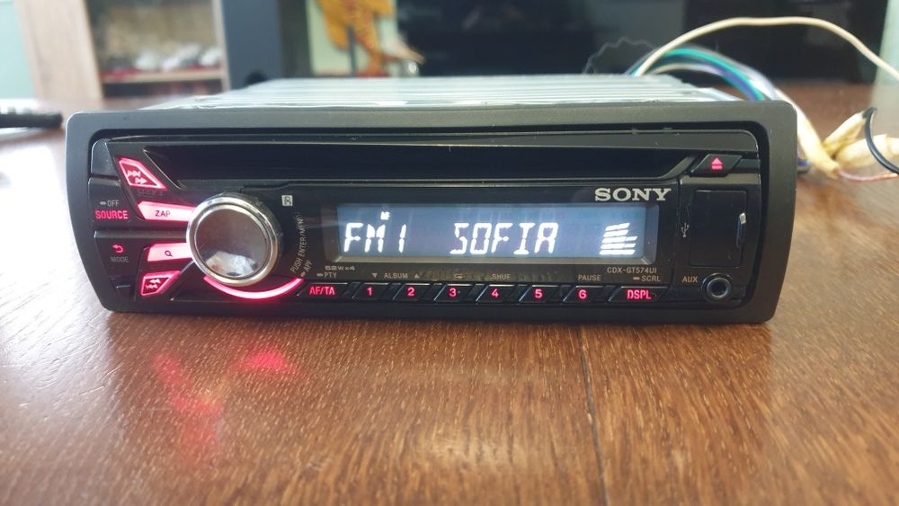 Авто радио плеър музика за кола Сони Sony CD MP-3 USB AUX
