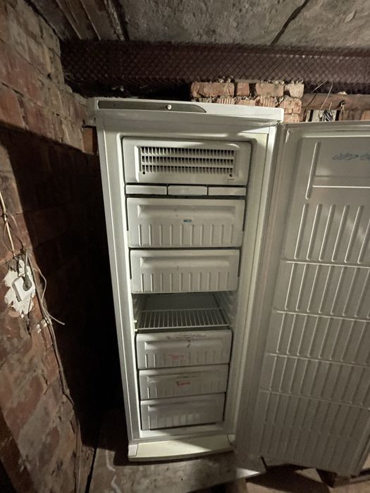 холодильник Неисправный!