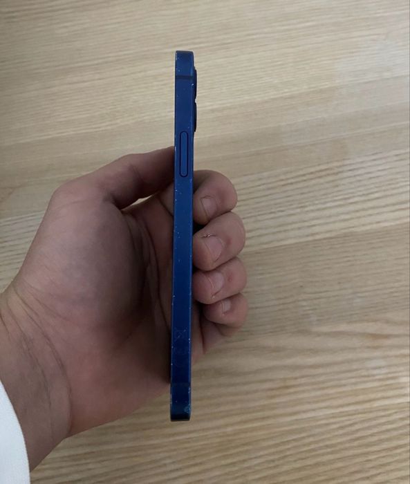 iPhone 12 cu 100% Bateria