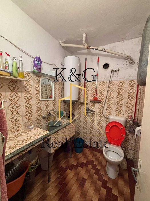 Тристаен тухлен - кв " Бели Лом "