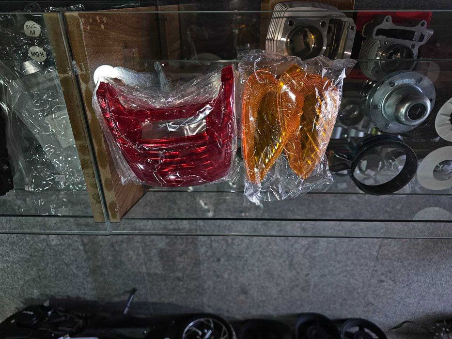 Honda DIO пластики и стекло от фары и паворотнига, новые асе